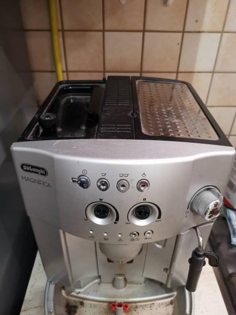 Delonghi magnifica 