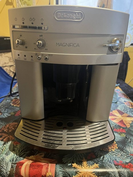 Delonghi magnifica  elad