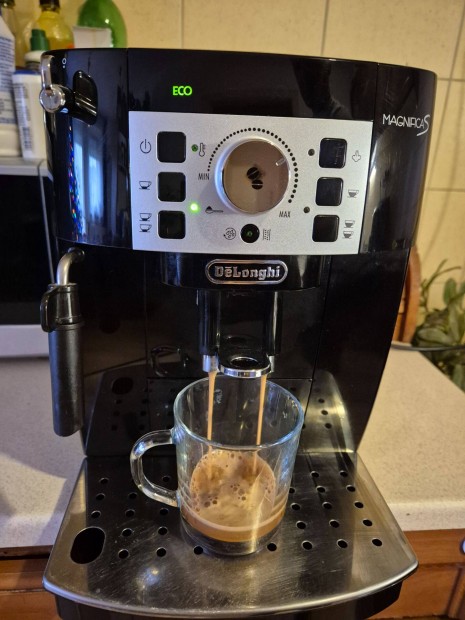 Delonghi magnifica s elad