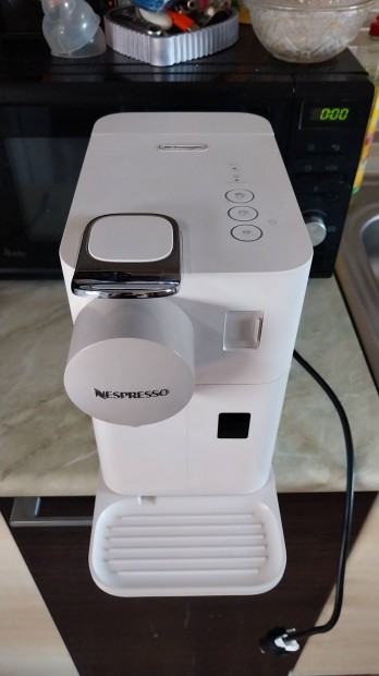 Delonghi nespresso lattissima one 