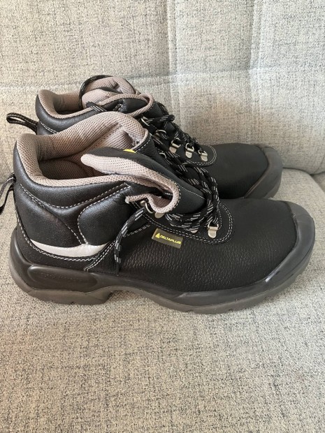 Deltaplus munkavédelmi férfi bakancs 43 as új