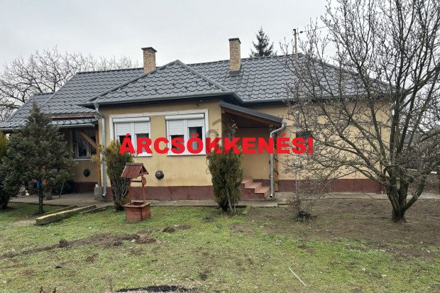 Demecser csal�di h�z