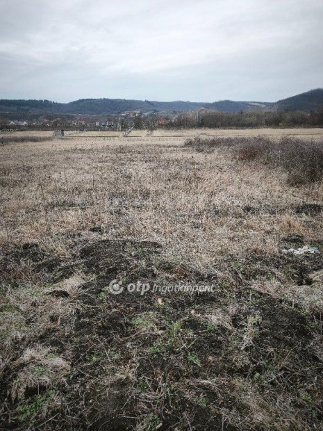 Demj�ni 819 nm-es telek elad�