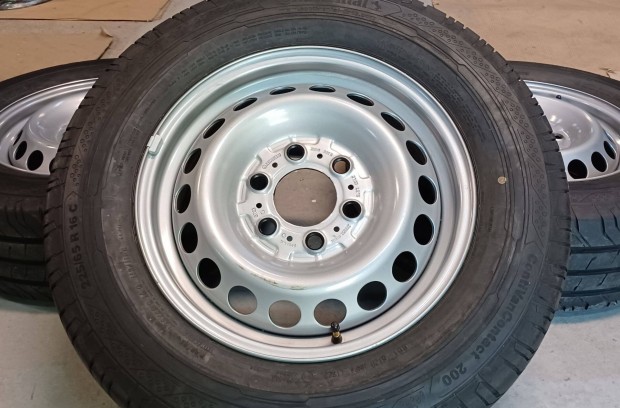 Demó Mercedes W910 Sprinter 6x130 6,5x16 225/65 R16 C nyári gumik 4db
