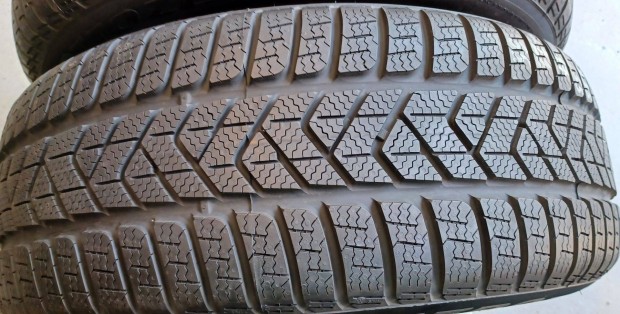 Demó Pirelli Sottozero3 Winter 235/55 R17 téli gumik 2db.7,5mm