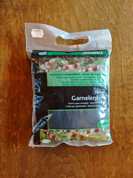 Dennerle Nano garnla aljzat - fekete, 2kg