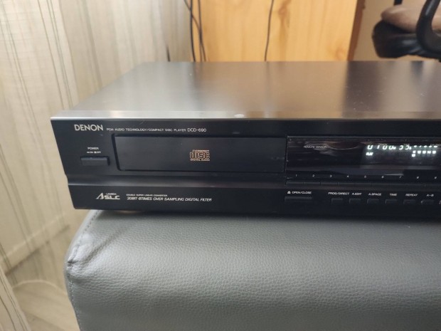 Denon DCD-690 CD lejtsz