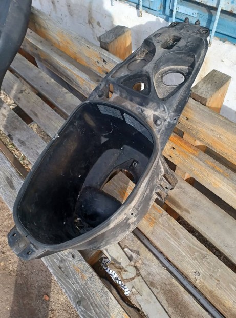 Derbi Atlantis sisak tart