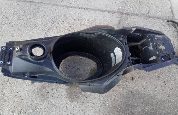 Derbi GP1 sisaktartó