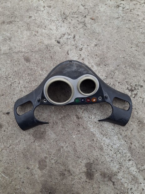 Derbi Gp1 m�szerfal k�r�li idom