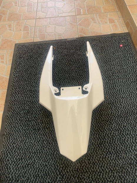 Derbi Senda ülés alatti oldal idom új