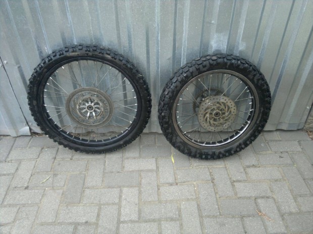Derbi-rieju enduro kerékszett 15 mm-es tengelymérettel
