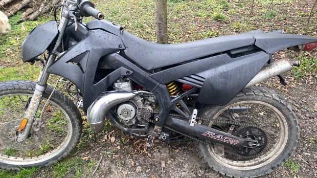 Derbi senda 50 x-treme x-race sm bontás alkatrész