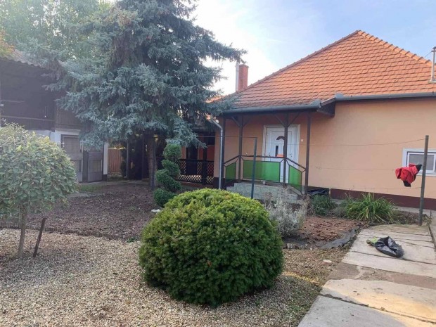 Derecske csal�di h�z elad� Family house for sale Derecske