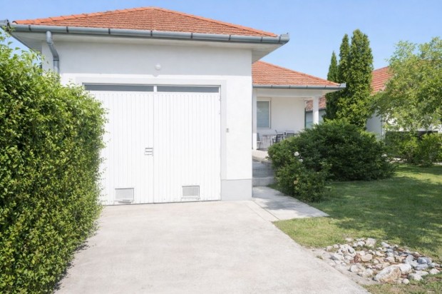 Derecskei elad� 87 nm-es h�z