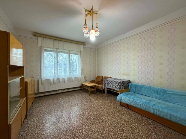 Derecsk�n kiv�l� szerkezeti �llapot�, t�gla �p�t�s� csal�di h�z elad�