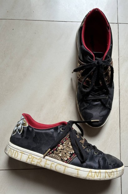 Desigual 41-es n�i cip�