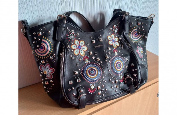 Desigual n�i t�ska