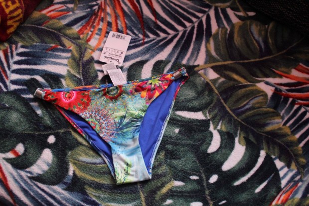 Desigual szines mintas, mandalas, palmas bikinialso, S, Uj