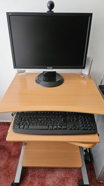 Desktop PC - monitorral