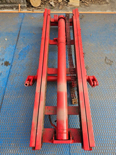 Desta 3,5 tonn�s targonca torony elad�