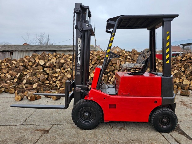 Desta dzel 2 tonns villstargonca , targonca elad