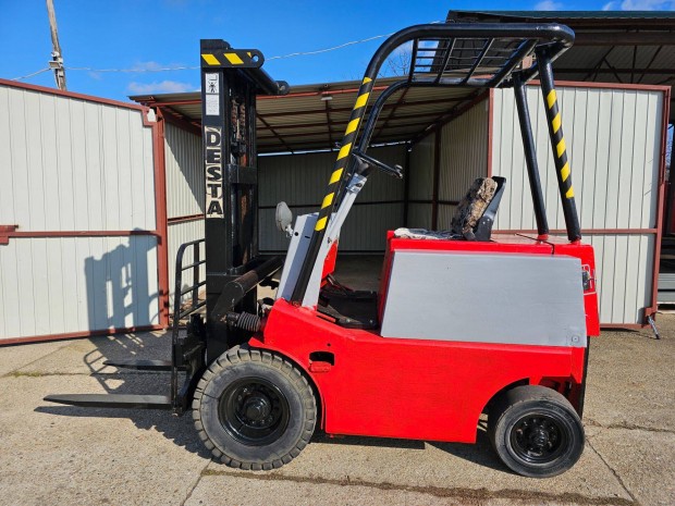 Desta d�zel vill�stargonca, targonca elad�