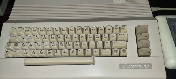 Deszka Commodore 64