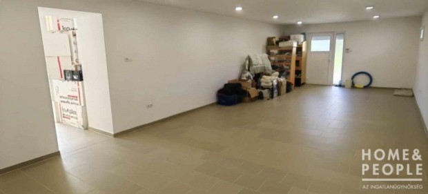 Deszken csal�di h�z elad�!