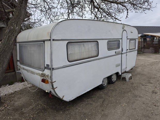 Dethleffs 520 lakokocsi telepitesre, 5 fekhely, szallitva is