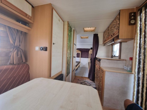 Dethleffs lak�kocsi osztr�k pap�rokkal elad� forgalomba helyezhet�