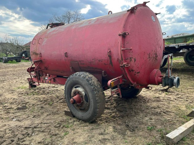 Detk 115 szippantó locsoló lajtos pótkocsi tartály mtz