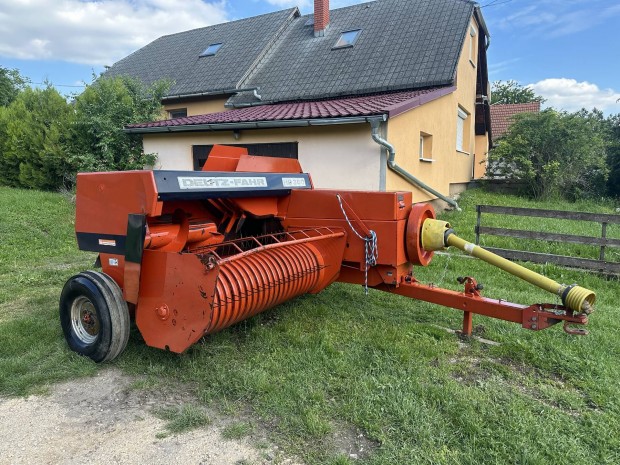 Deutz-Fahr HD 380 kiskocka bálázó