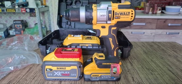 Dewalt 999 flexvolt uj 2db aksival+tlt s kofer