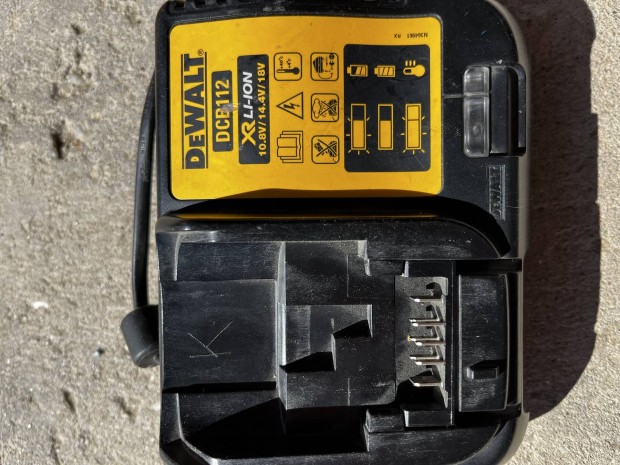 Dewalt DCB112