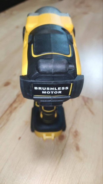 Dewalt DCF892 ütve csavarozó