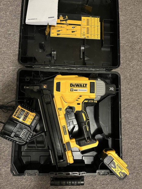 Dewalt DCN 890