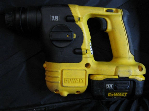 Dewalt DC 212 Li-Ion akkus SDS tvefr