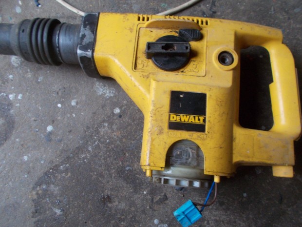 Dewalt SDS Max tvefr vsgp fellelt llapotban alkatrsznek elad