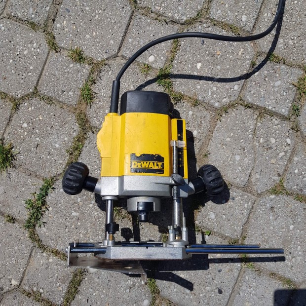 Dewalt felsmar fordulatszablyohs