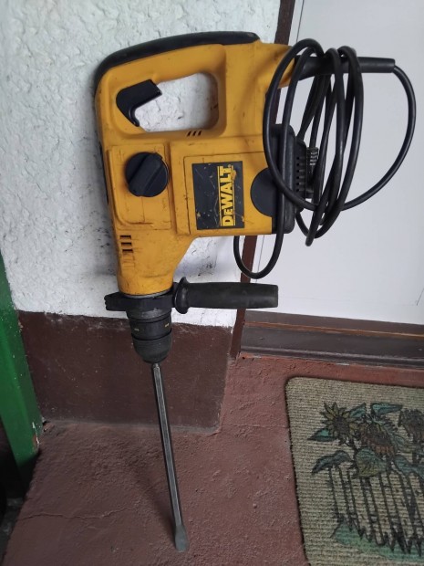 Dewalt tvefuro-vs D25405 ,900W