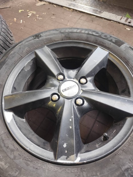 Dezent 4x108 R15 Alufelni téligumival, csavarokkal