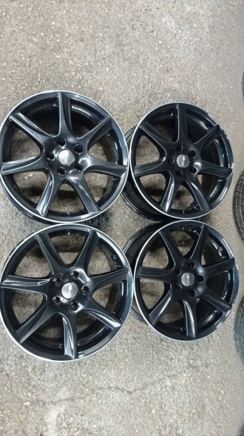 Dezent 5x112 lyukoszt�s� haszn�lt 17 colos sz�p �llapot� alu felni