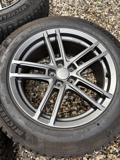 Dezent 8x18 et42 5x108 ford, volvo alufelni teligumival