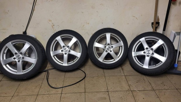 Dezent alufelni, 225/45 R17 Good Year UG t�ligumival