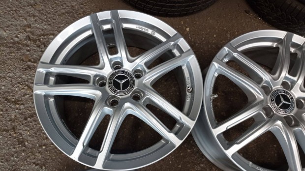 Dezent használt 5x112 lyukosztású 17 colos szép állapotú alu felni
