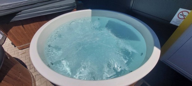 Dzsafrd hot tub elektromos jakuzzi