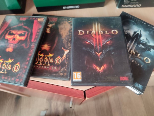 Diablo 2 s Diablo 3 + kiegsztik (PC)