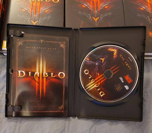 Diablo 3 III doboz, dvd , lers, dszdobozban