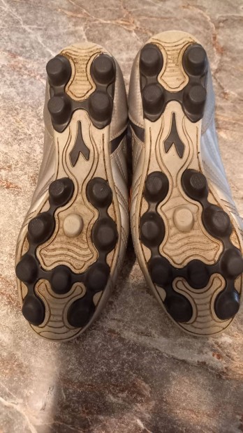 Diadodra stoplis foci cipő